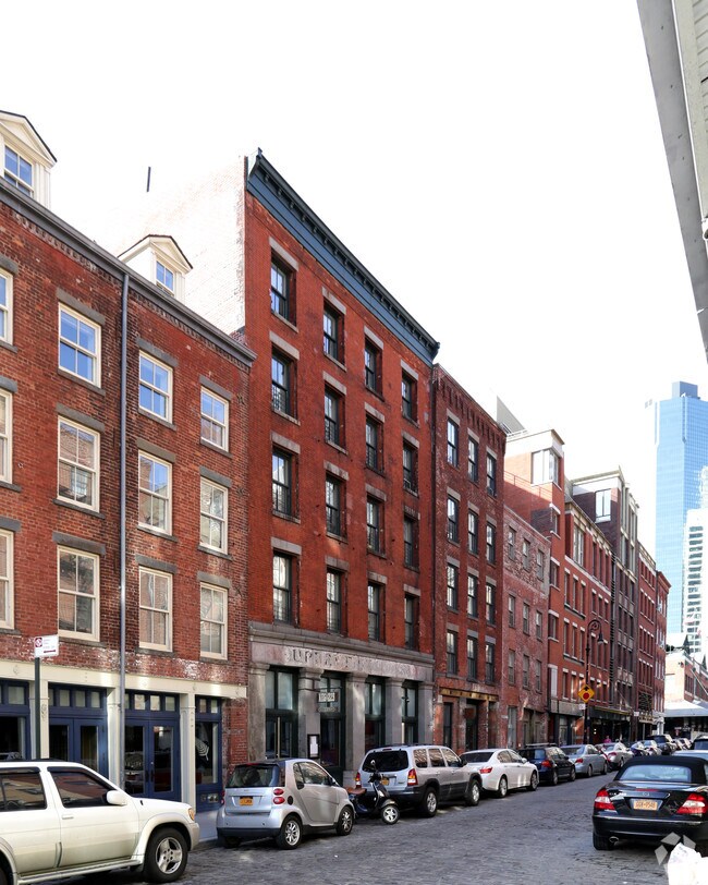 Building Photo - 229-235 Front St