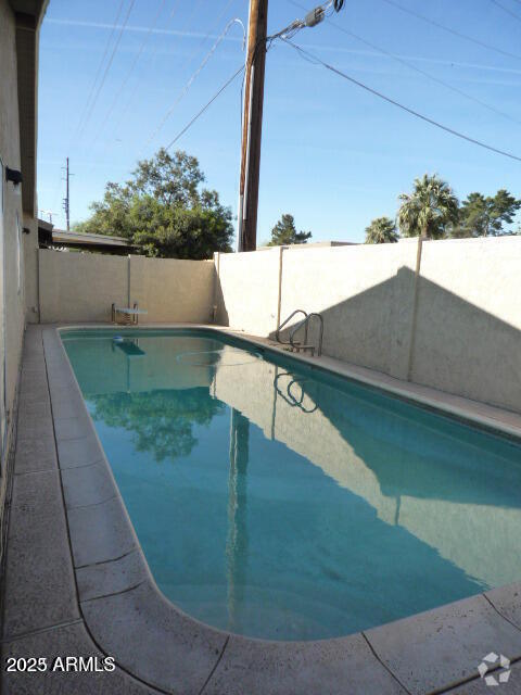 Building Photo - 1826 N 87th Way