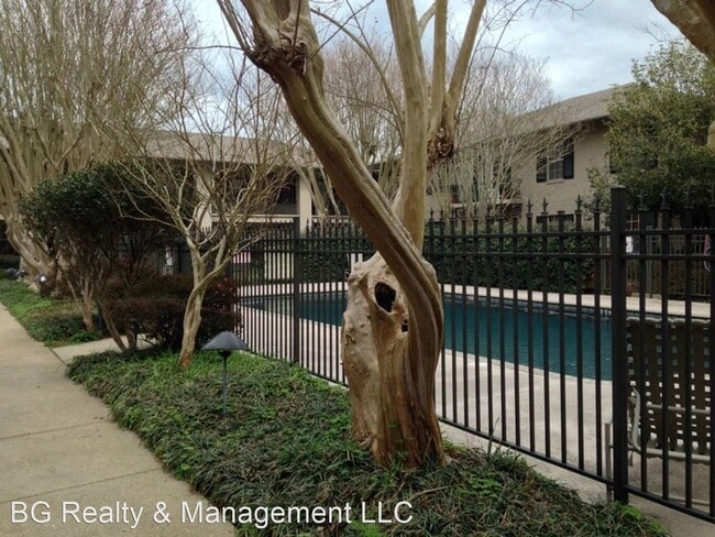 Building Photo - 1 br, 1 bath House - 213 Bendel Road #214