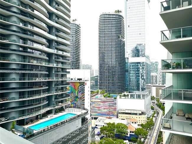 Foto del edificio - 1050 Brickell Ave