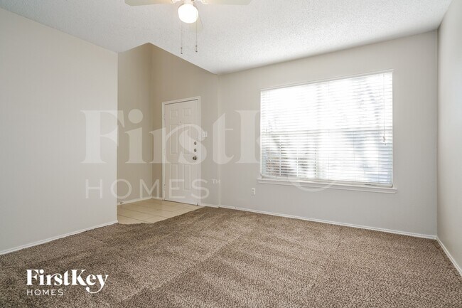 Building Photo - 315 Tioga Dr