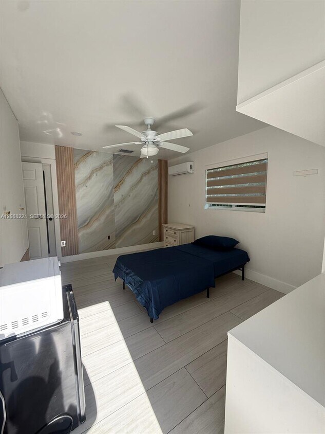 Foto del edificio - 1140 N Douglas Rd