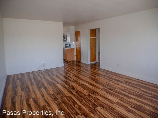 Foto del edificio - 228 Twin Oaks Ave