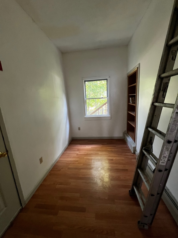 Building Photo - 306 Marble St