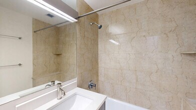 Interior Photo - 10 Hanover Square