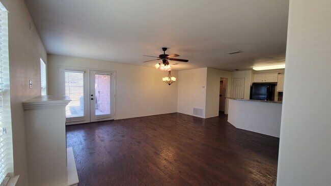 Foto del edificio - 6130 79th St