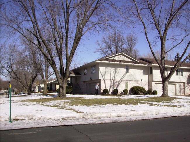 Foto del edificio - 5317 Malibu Dr