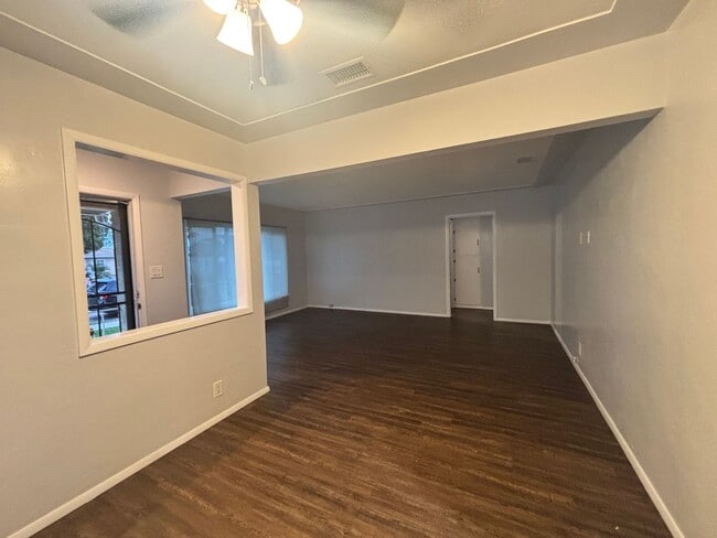 Foto del edificio - SPACIOUS & CLEAN HOUSE! OFF 5th & K St: Upgraded 3BR 1BA w/Large yard & 2 car garage!