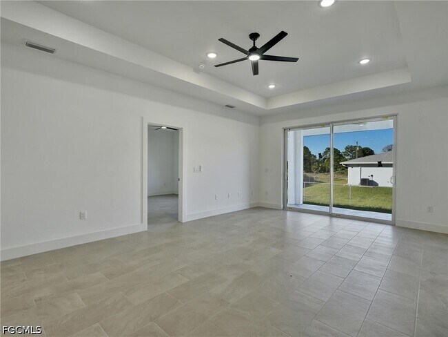 Building Photo - 918 Eisenhower Blvd