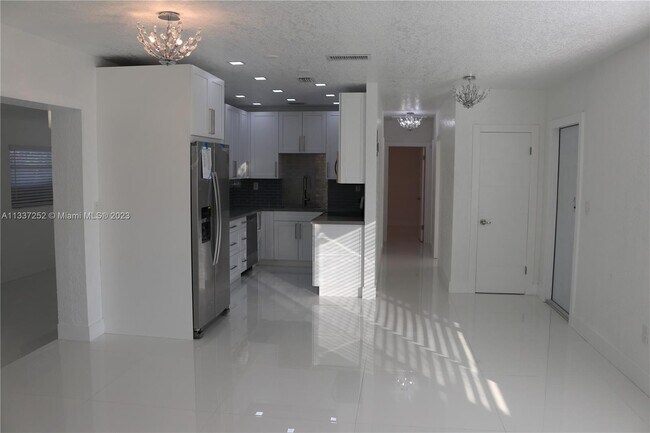 Foto del edificio - 45 NW 164th St