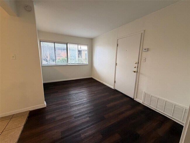 Foto del edificio - 3304 Red River St