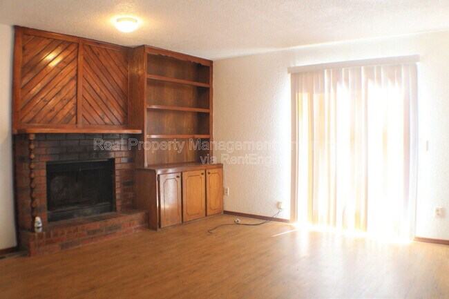 Foto del edificio - 4714 Creek Ct