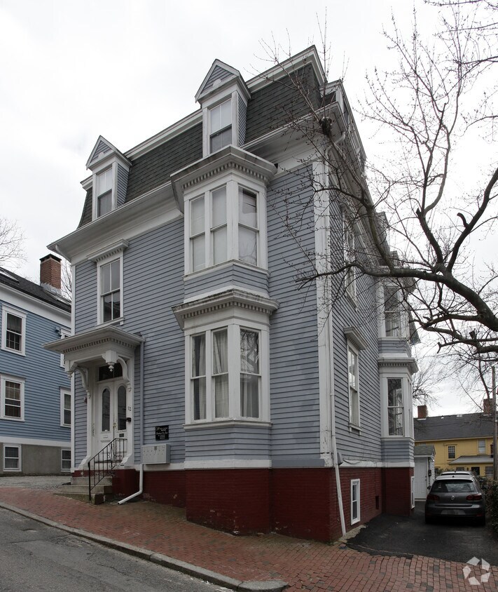 Building Photo - 12 Cady St