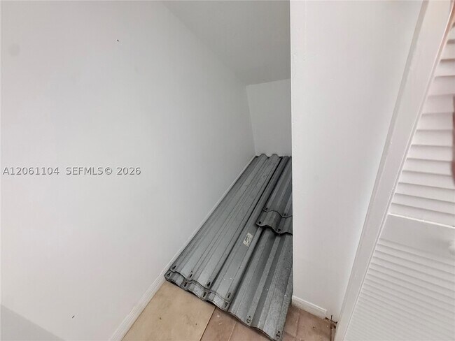 Foto del edificio - 995 NE 34th Ave