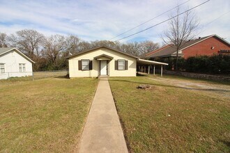 Building Photo - 105 Cottonwood St