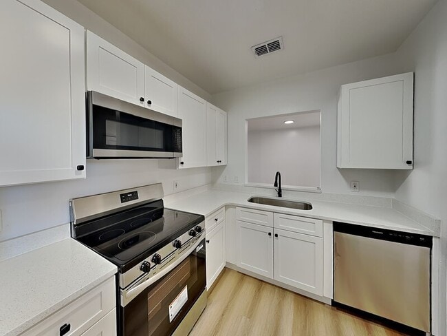 Building Photo - 515 Villa Del Sol Cir