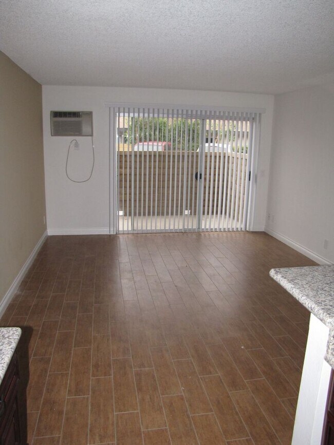Foto del edificio - 1544 E Quincy Ave