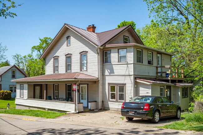 Building Photo - 27 Mound St