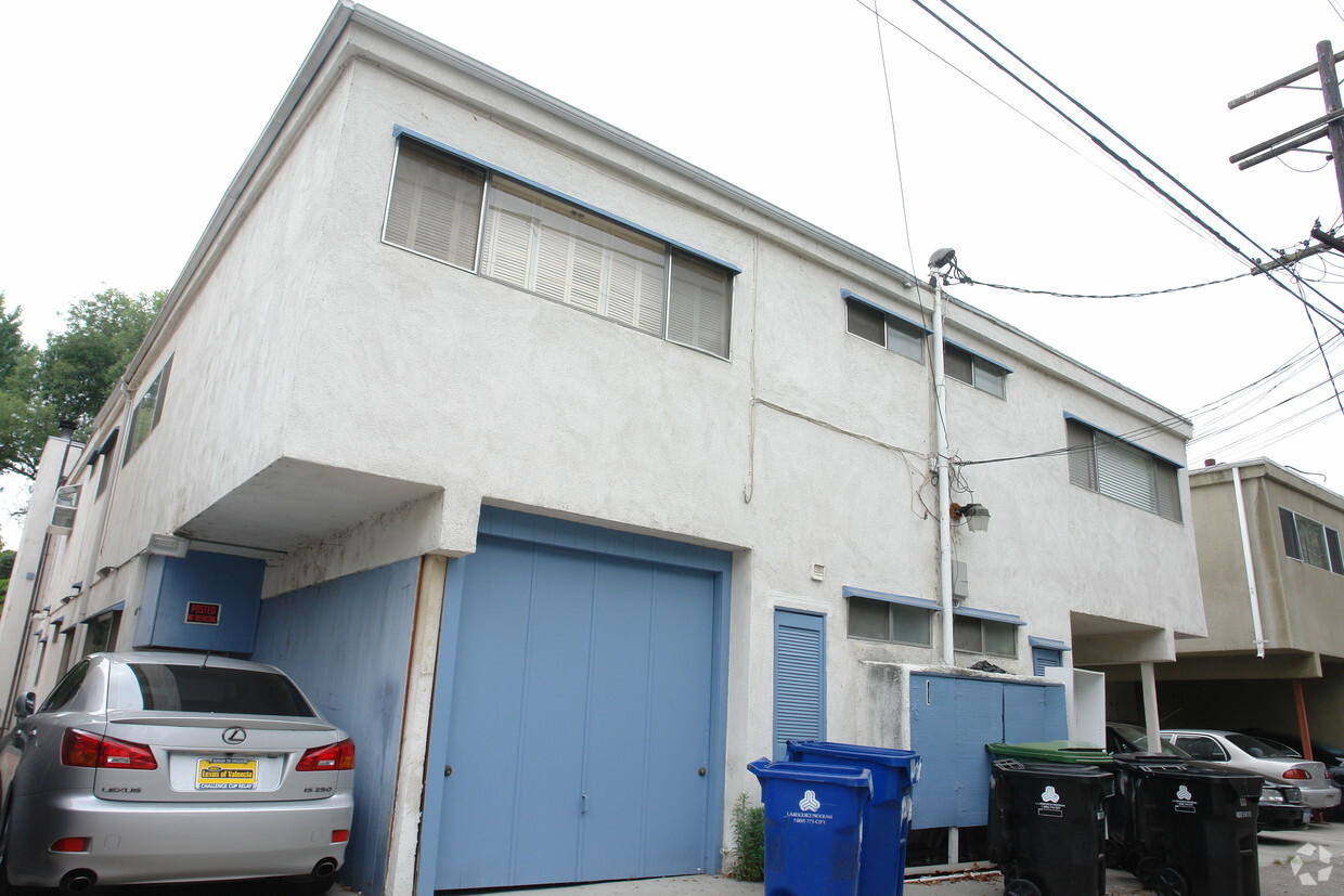 Foto del edificio - 4217 Whitsett Ave