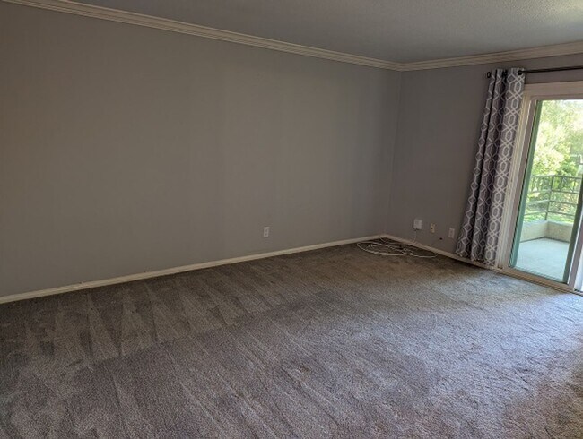 Foto del edificio - 2 Bed-2 Bath Single Story 2nd floor condo at The Verano La Jolla