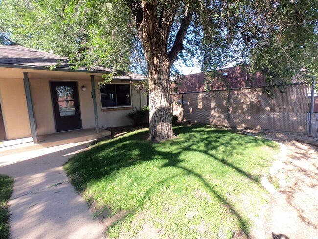 Foto del edificio - 2345-2347 Goss