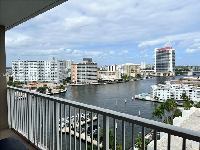 Building Photo - 1965 S Ocean Dr