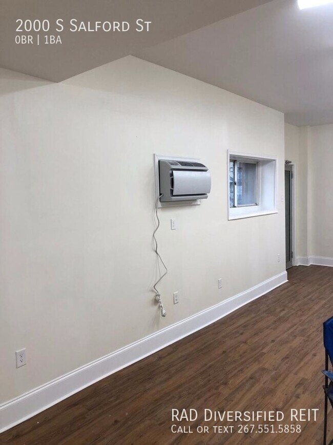 Building Photo - Perfect location for your business!!  Set ...