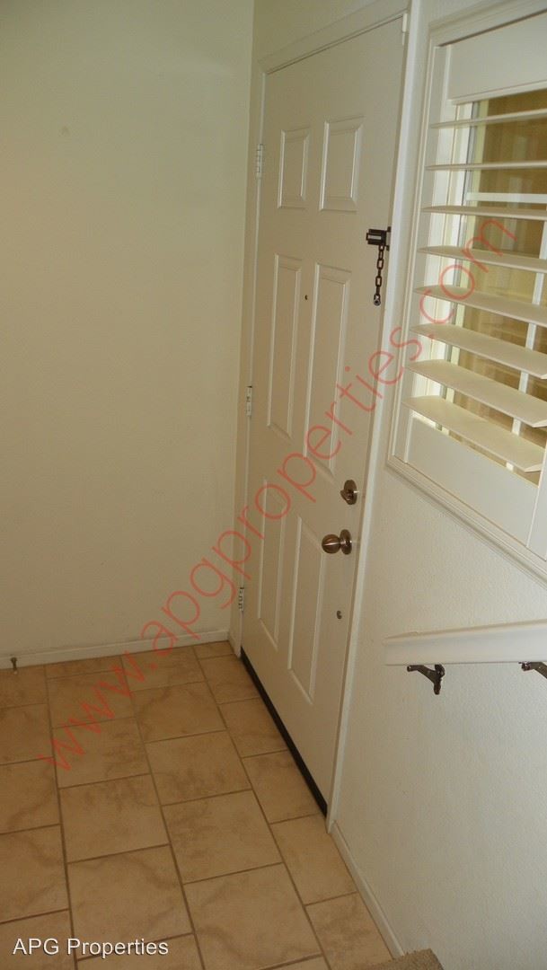 Building Photo - 3 br, 3.5 bath House - 2008 Montilla St