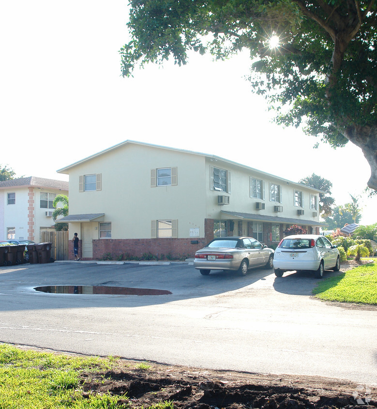 Primary Photo - 2480 SW 42nd Ave