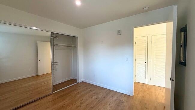 Building Photo - 1422 Tamarind Ave