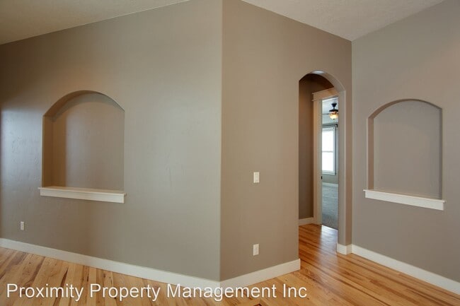 Building Photo - 3 br, 2 bath House - 7825 Elm Lane