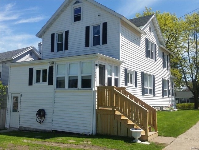 Building Photo - 123 E Utica St