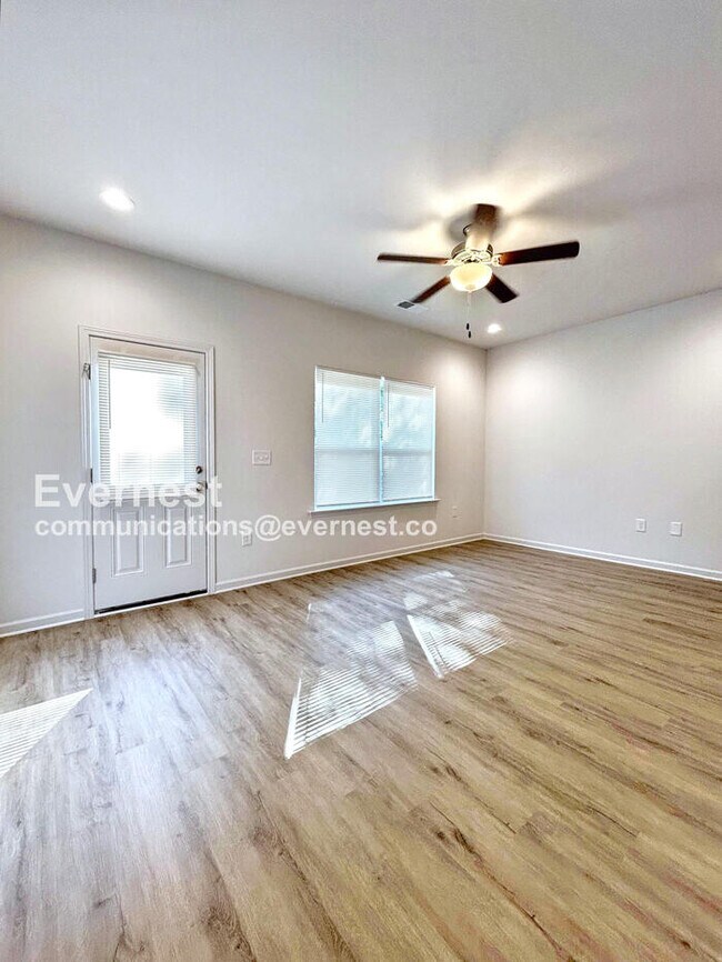 Foto del edificio - 214 Grant St