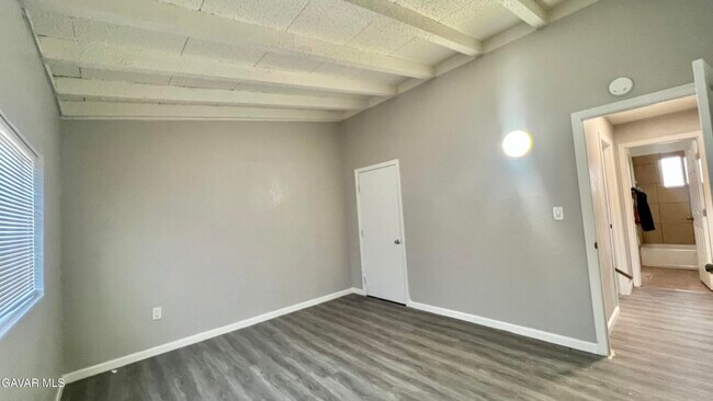 Foto del edificio - 45519 Cedar Ave