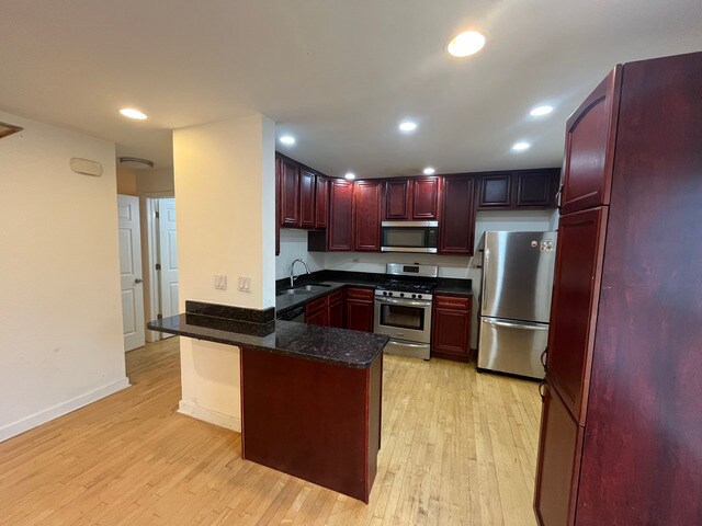 Foto del edificio - 2424 W Harrison St