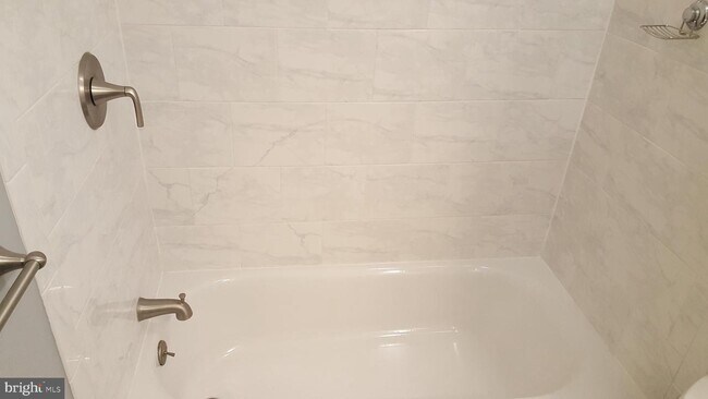 Building Photo - 201 N Emory Dr