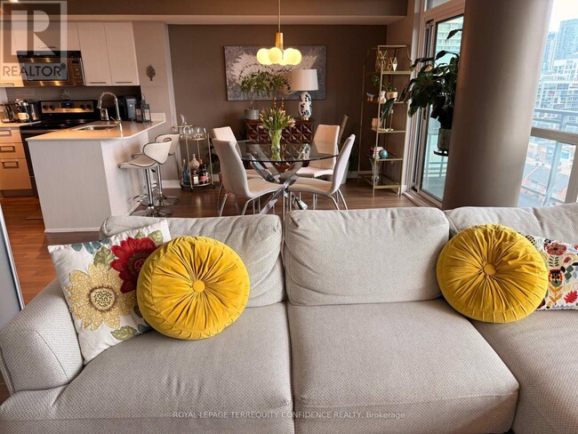 Building Photo - 78 Tecumseth St.