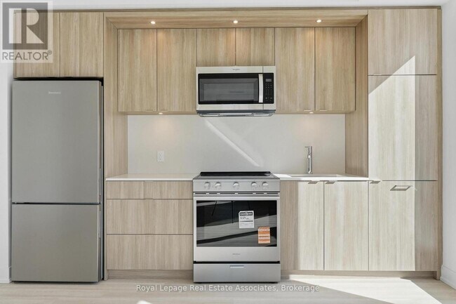 Building Photo - 25 Cordova Ave