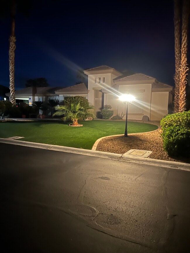 Building Photo - 7220 Shallowford Ave