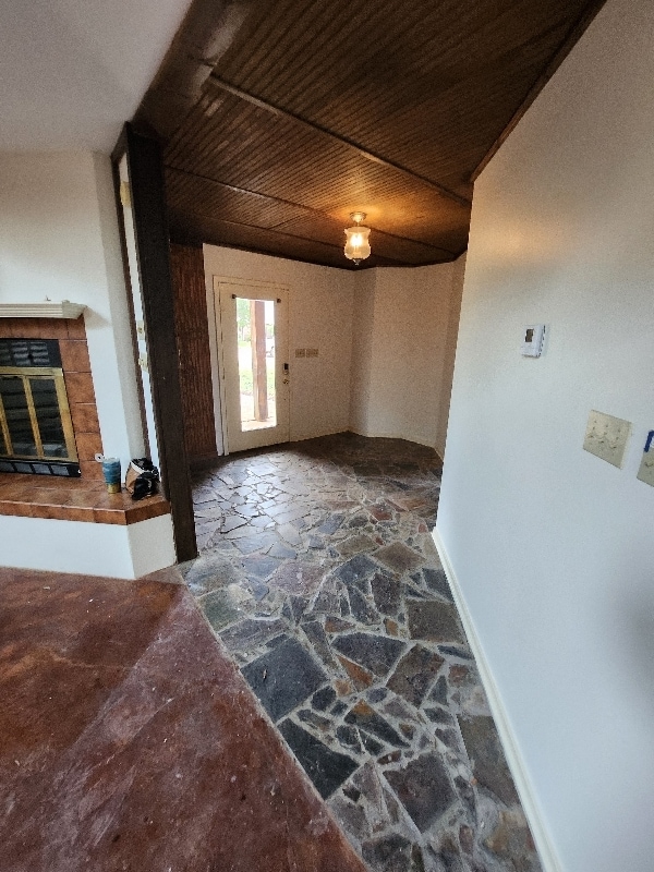 Building Photo - 542 S Deerfield Dr