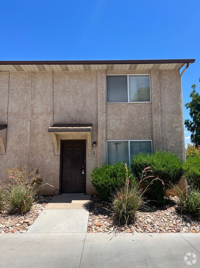 Building Photo - 1063 E 600 S