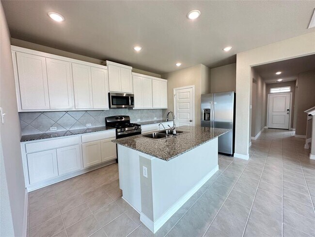 Building Photo - 7239 Grand Mason Dr