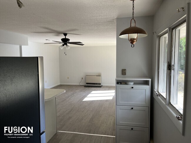 Foto del edificio - Warm & Inviting One-Level Condo in South Burlington - HALF OFF YOUR FIRST MONTH!