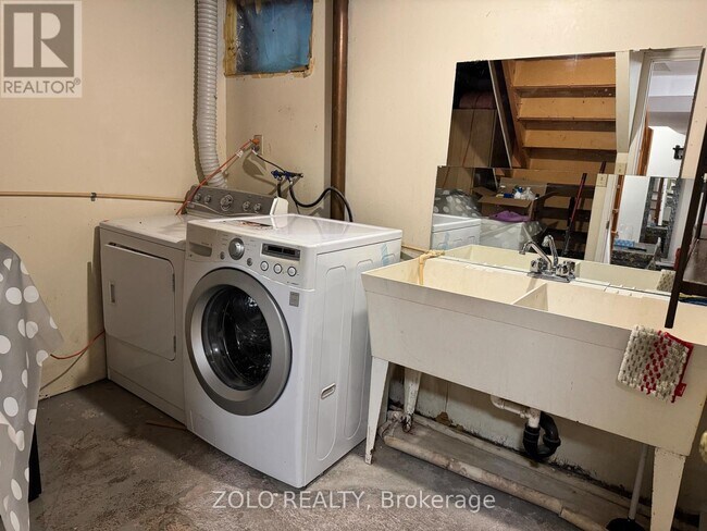 Building Photo - 148 Newton Dr