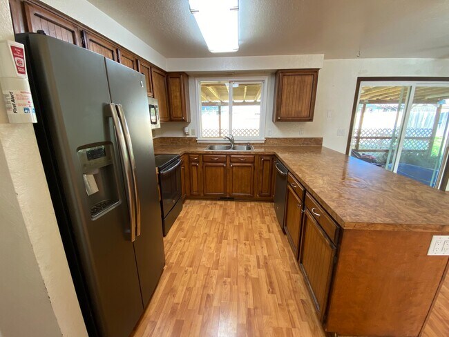 Building Photo - 11120 W Ramrod Dr