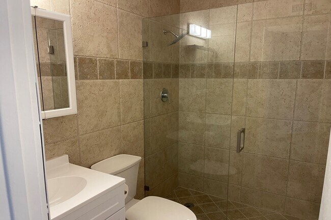 Foto del edificio - 234 Oleander Ave