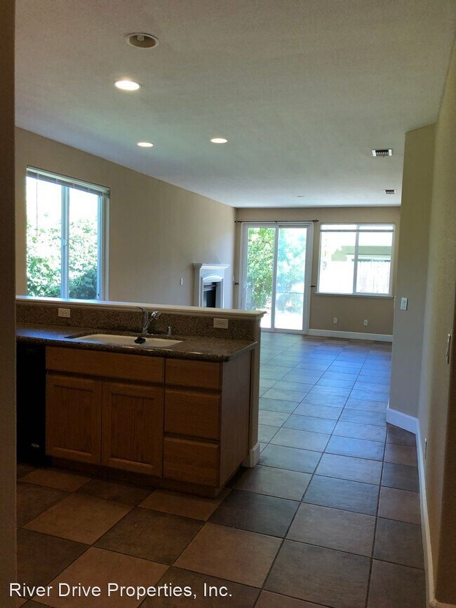 Building Photo - 4 br, 2 bath House - 408 Tolman Way