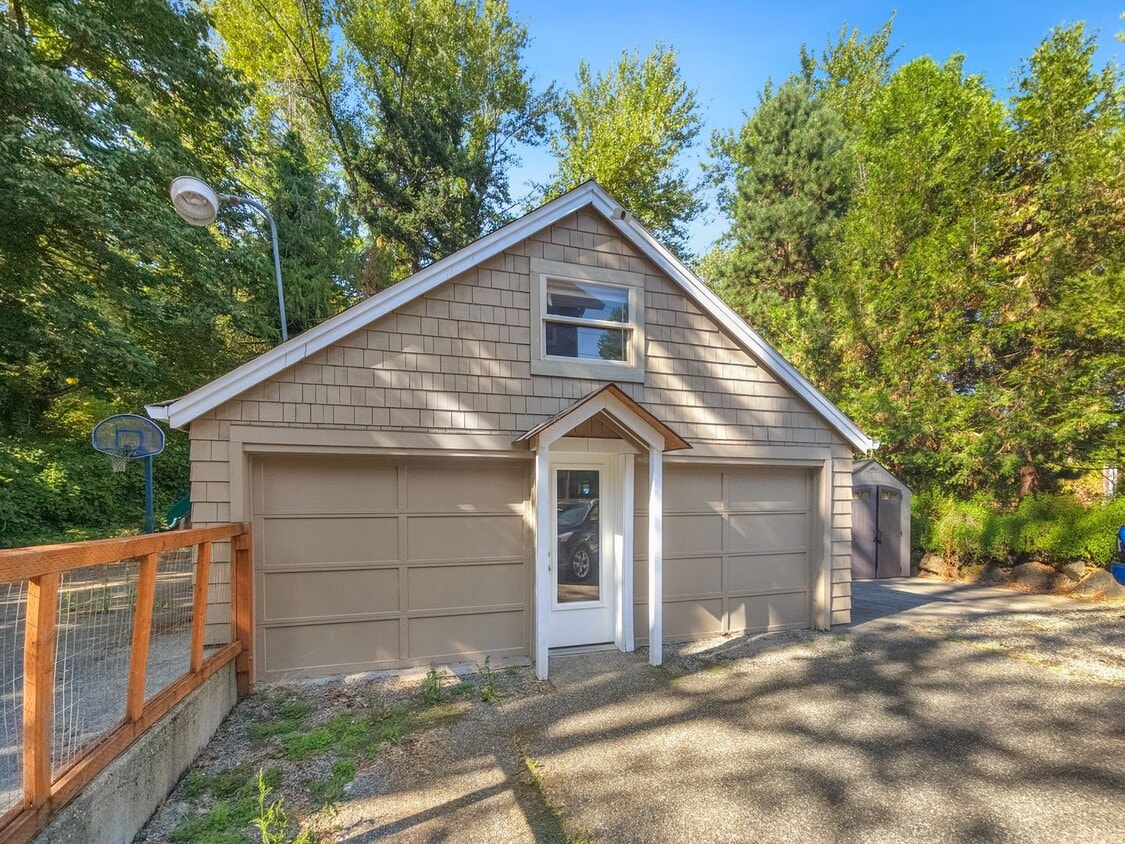 Charming Studio Near Downtown Bellevue wit... - Charming Studio Near Downtown Bellevue wit...