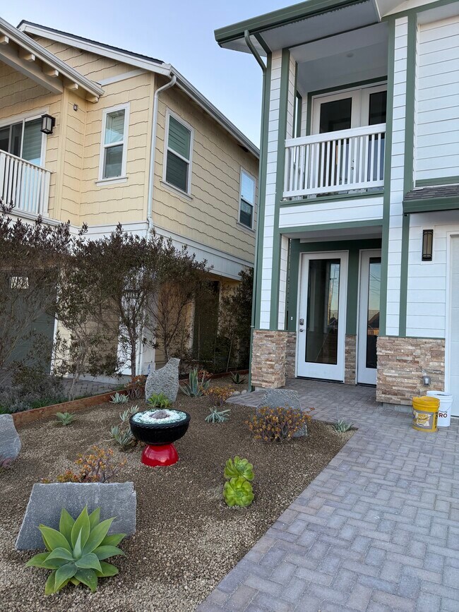 Foto del edificio - 1869 Ocean View Ave