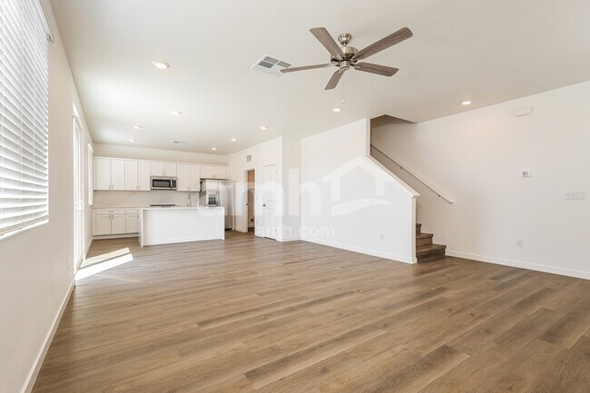Foto del edificio - 913 Harvey St